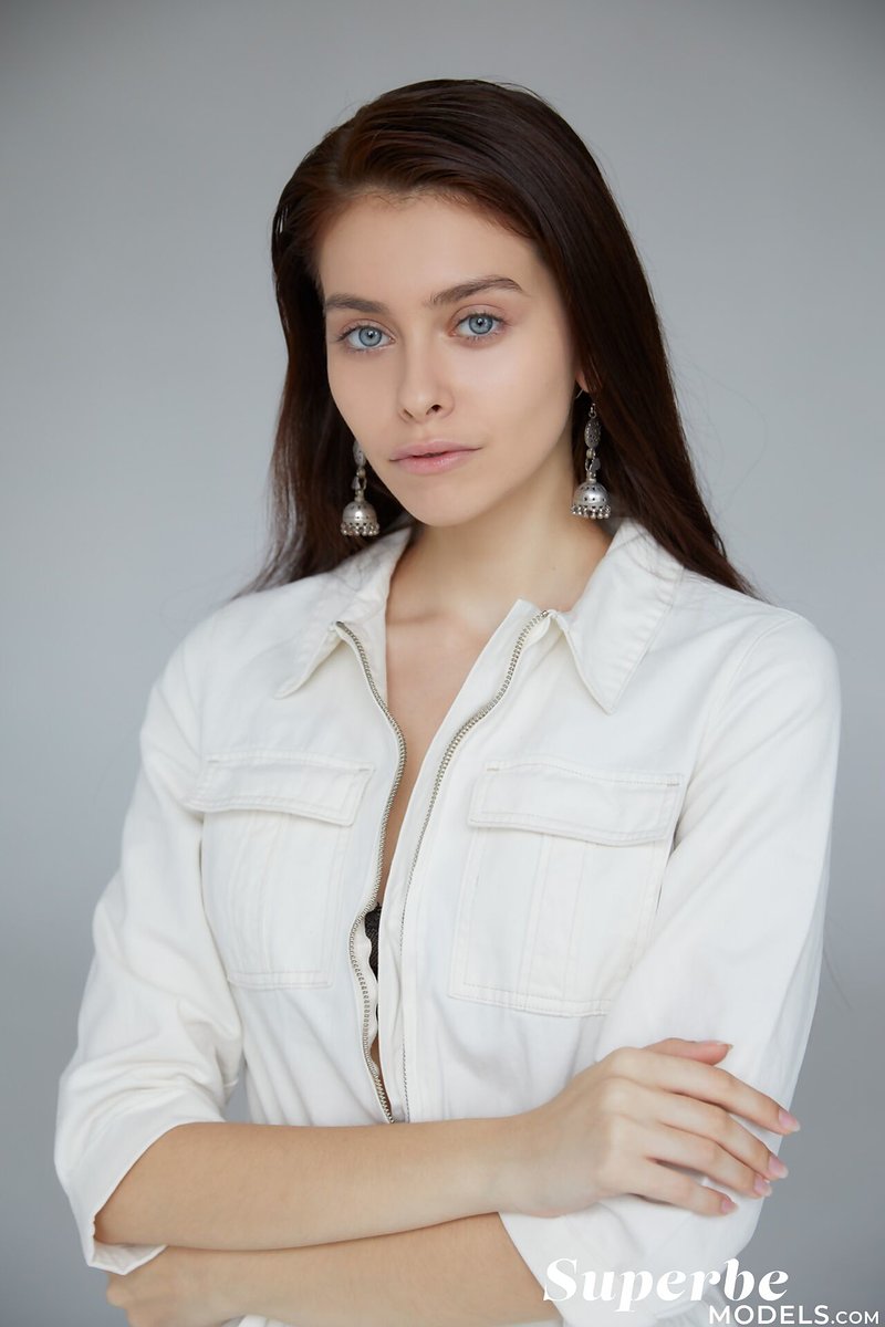 Валентина, 18